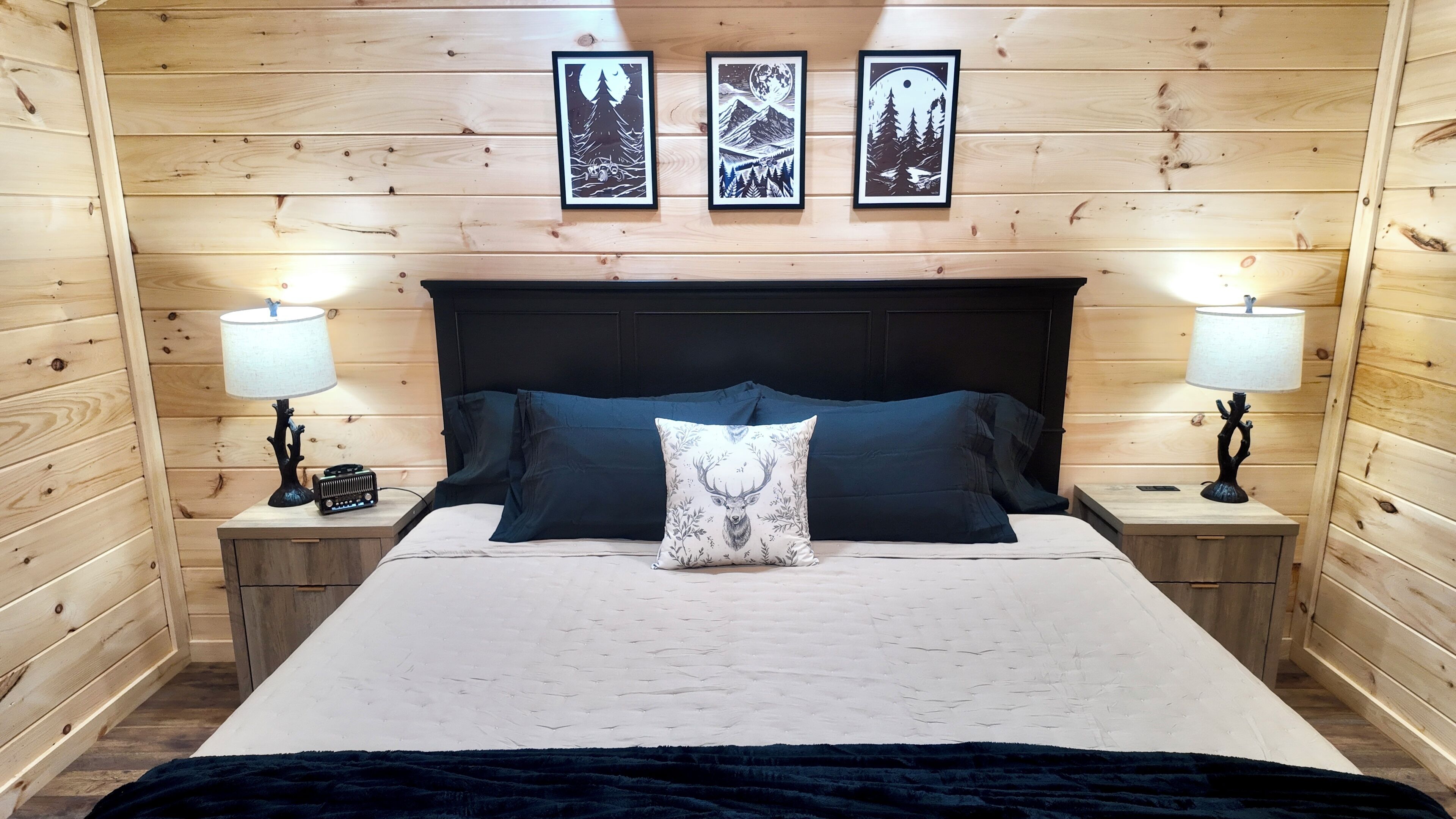 2 عدّة غرف نوم وسرير سفر وواي فاي مجانًا وملاءات أسرّة