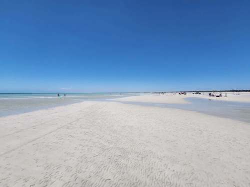 Janet's Rest at Point Turton.
A nostalgic escape nestled on the Yorke Peninsula