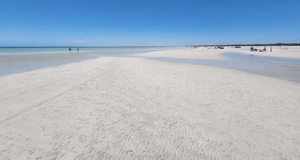 Janet's Rest at Point Turton.
A nostalgic escape nestled on the Yorke Peninsula