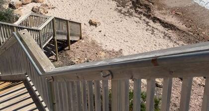 Janet's Rest at Point Turton, A nostalgic escape nestled on the Yorke Peninsula