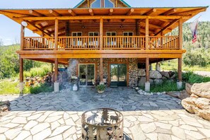 Exterior - Lower Cozy Cabin in Powderhorn Ski Resort (Mesa)