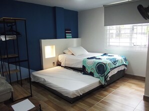 2 dormitorios, escritorio, tabla de planchar con plancha y wifi gratis