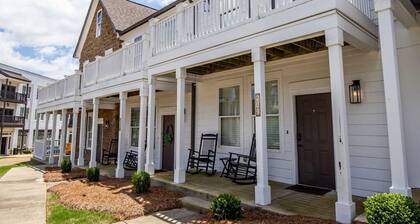 3-bedroom Rowandale Condo with amazing balcony