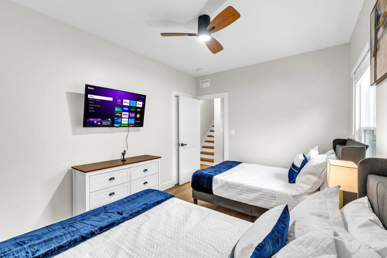 4 bedrooms, desk, iron/ironing board, WiFi