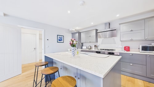 Union Road Where Coastal Calm Meets Conscious Living