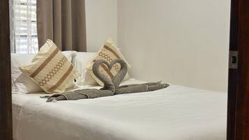 Deluxe Villa, 2 Bedrooms, Balcony, Garden View | Free WiFi