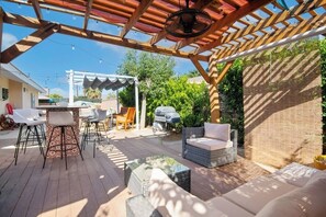 Outdoor dining - 3BR Relaxing Desert Oasis  Hot Tub Pool BBQ Games (Bermuda Dunes)