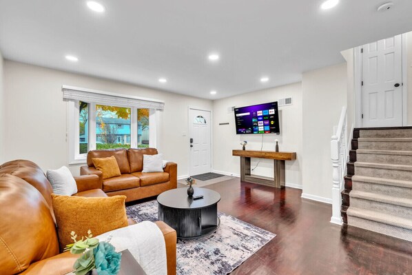 TV - Bright & Cozy Elmhurst Stay • 3BR/2BA (Elmhurst)