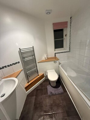 Apartment, 2 Bedrooms, Accessible, Garden View | Bathroom - Camberwell Homes for all (London)