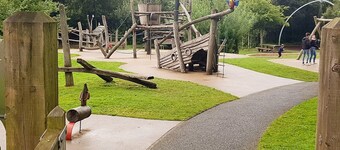 Cosy 1 Bedroom Lakeside Cottage @ Muckno Lodge Self Catering