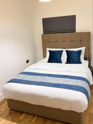 Zimmer, 1 Schlafzimmer, Balkon, Gartenblick