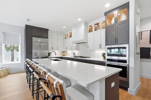 Fridge, microwave, oven, stovetop - 🦩Book Me Baby! New 2026 Listing PCB Pet🐶Friendly🦩 (Panama City Beach)