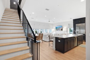 Interior - 🦩Book Me Baby! New 2026 Listing PCB Pet🐶Friendly🦩 (Panama City Beach)