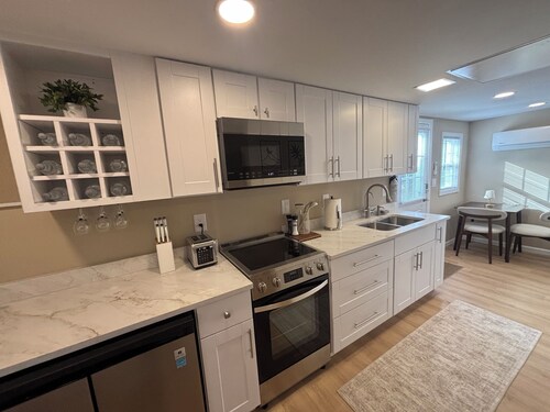 Welcoming studio with AC in charming Delanco