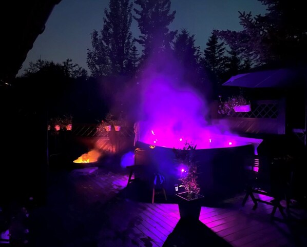 Tina de hidromasaje al aire libre