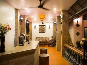 Lobby - 6 Hotel Suites in Amazing Siem Reap with Meditation/yoga/fitnessroom, Pool, AC (Siem Reap)