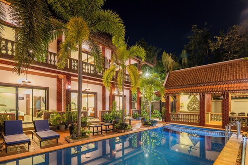 6 Hotel Suites in Amazing Siem Reap with Meditation/yoga/fitnessroom, Pool, AC