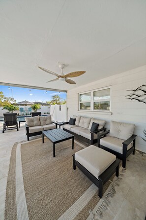 Terrace/patio - Sea La Vie | Salt Pool & built in Spa in great location (Sarasota)