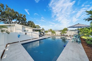 Pool - Sea La Vie | Salt Pool & built in Spa in great location (Sarasota)