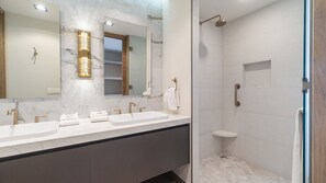 Shower, hair dryer, towels - One 1207-Hotel Room– State-of-the-Art Resort Offering Unmatched Luxury and Sea of Cortez Scenery (Puerto Peñasco)
