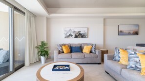 Smart TV, books, stereo - One 1504 – Refined Beach Escape Featuring Striking Beachfront Views (Puerto Peñasco)