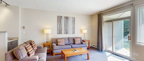 Televisión y chimenea