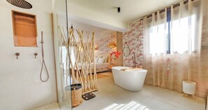 Shower, free toiletries, hair dryer, towels