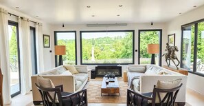 Télévision, table de tennis de table