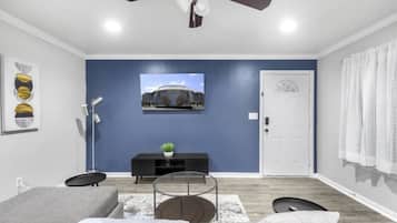 2 slaapkamers, een bureau, een strijkplank/strijkijzer, gratis wifi