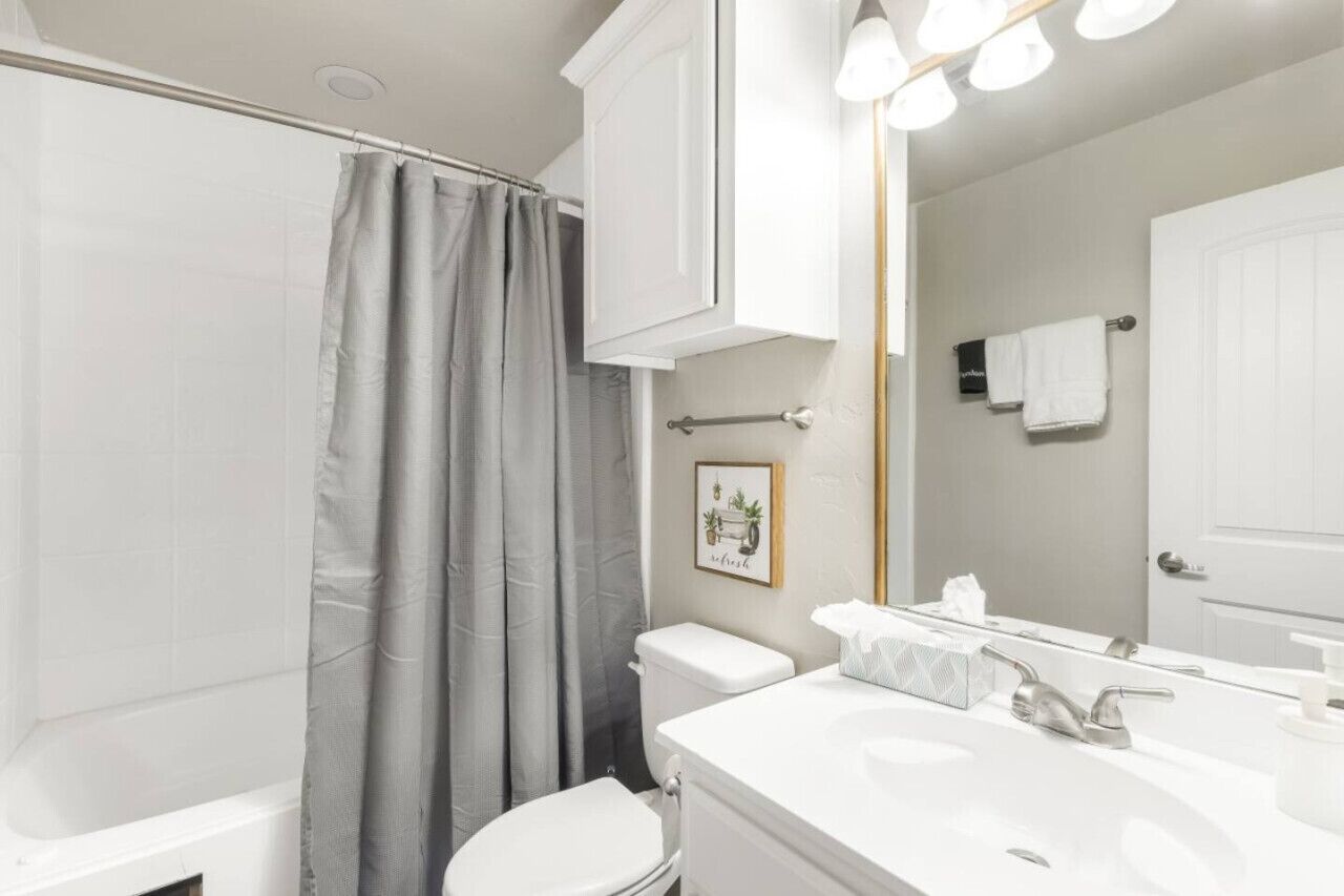 吹风机、毛巾、肥皂、洗发水