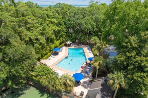 Pool - Spacious 3BR villa in South Forest Beach, Hilton Head Island, perfect for families. (Hilton Head Island)