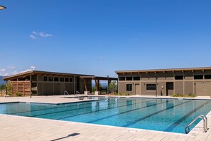 Pool - Rocky Top Retreat - Stunning views, hot tub, dog friendly! (Boone)