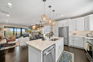 Fridge, microwave, oven, stovetop - Rocky Top Retreat - Stunning views, hot tub, dog friendly! (Boone)