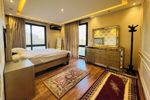 Toetasjesleilighet, terrasse, hageutsikt | Wi-fi (inkludert)