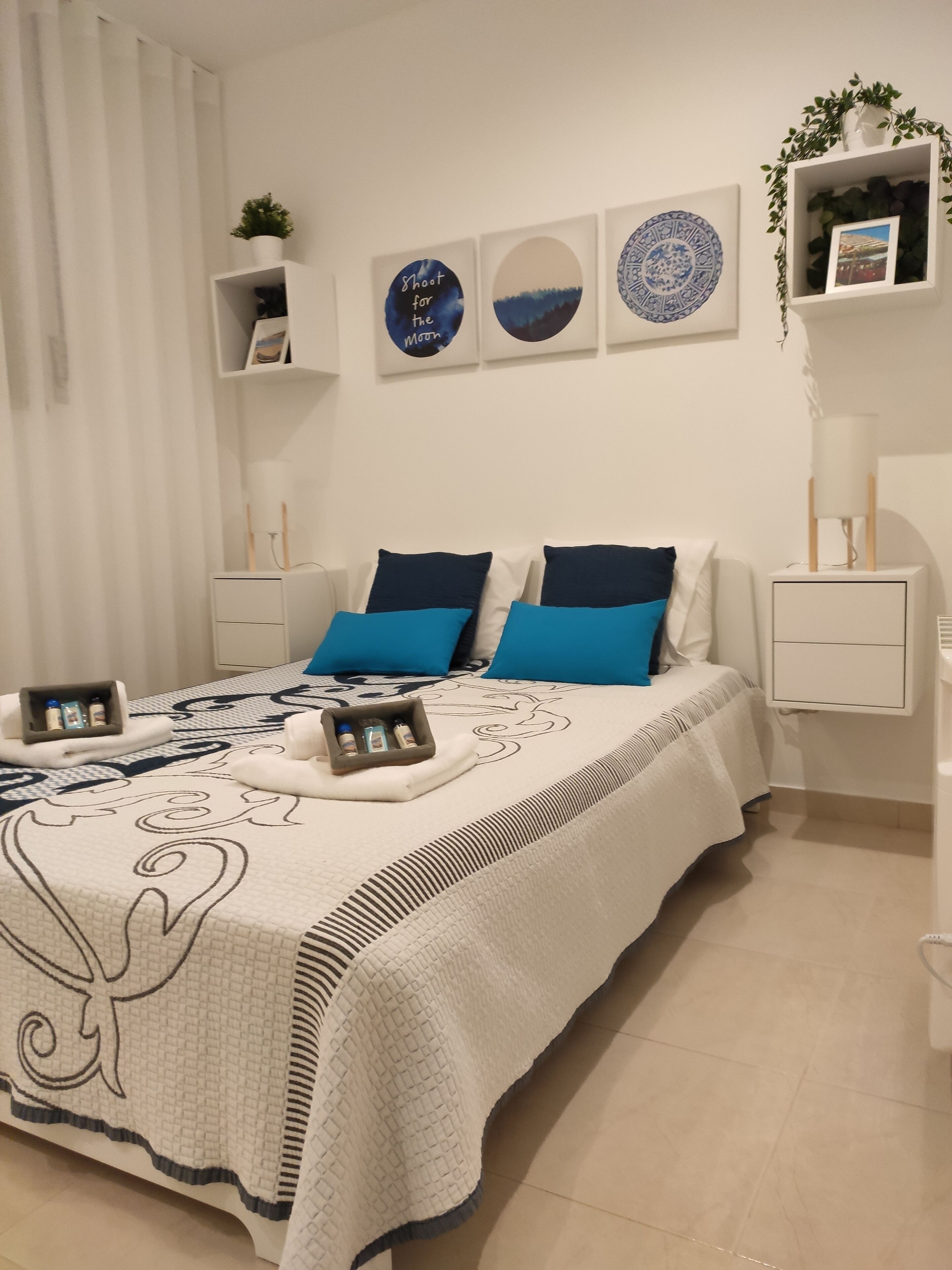 1 غرفة نوم ومكواة/لوح كي وواي فاي وملاءات أسرّة