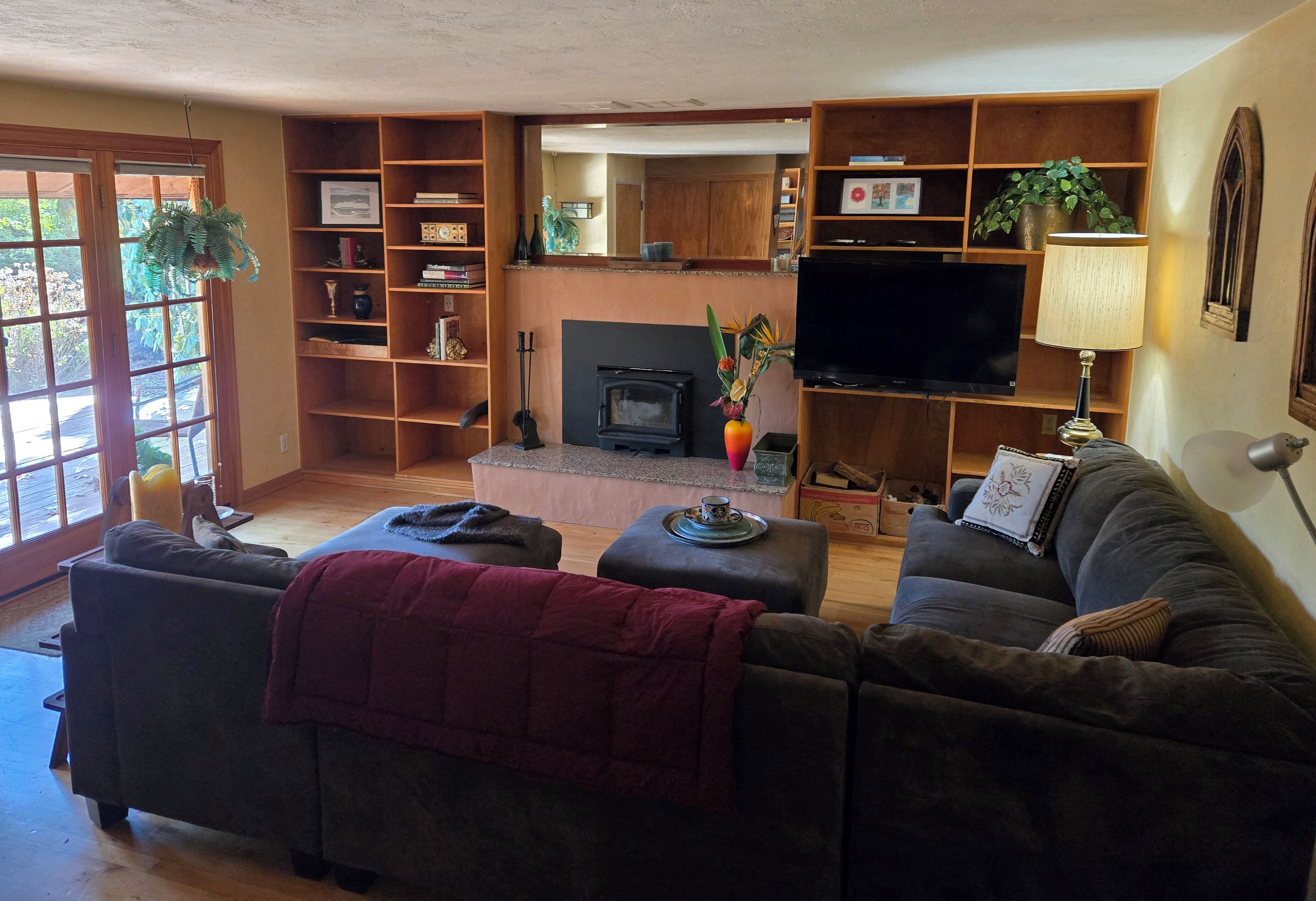 Quiet Private Garden Home 2 Queen Brms, Huge Kitchen. Feel Right At Home. - Eugene, OR