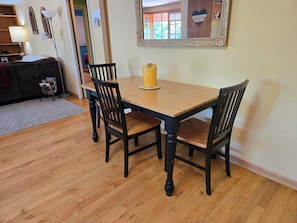 Dining - Quiet private garden home 2 queen brms, huge kitchen. Feel right at home. (Eugene)
