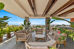 Terrace/patio - Casa Formosa · Modern 2BR + Rooftop Pool (Puerto Vallarta)