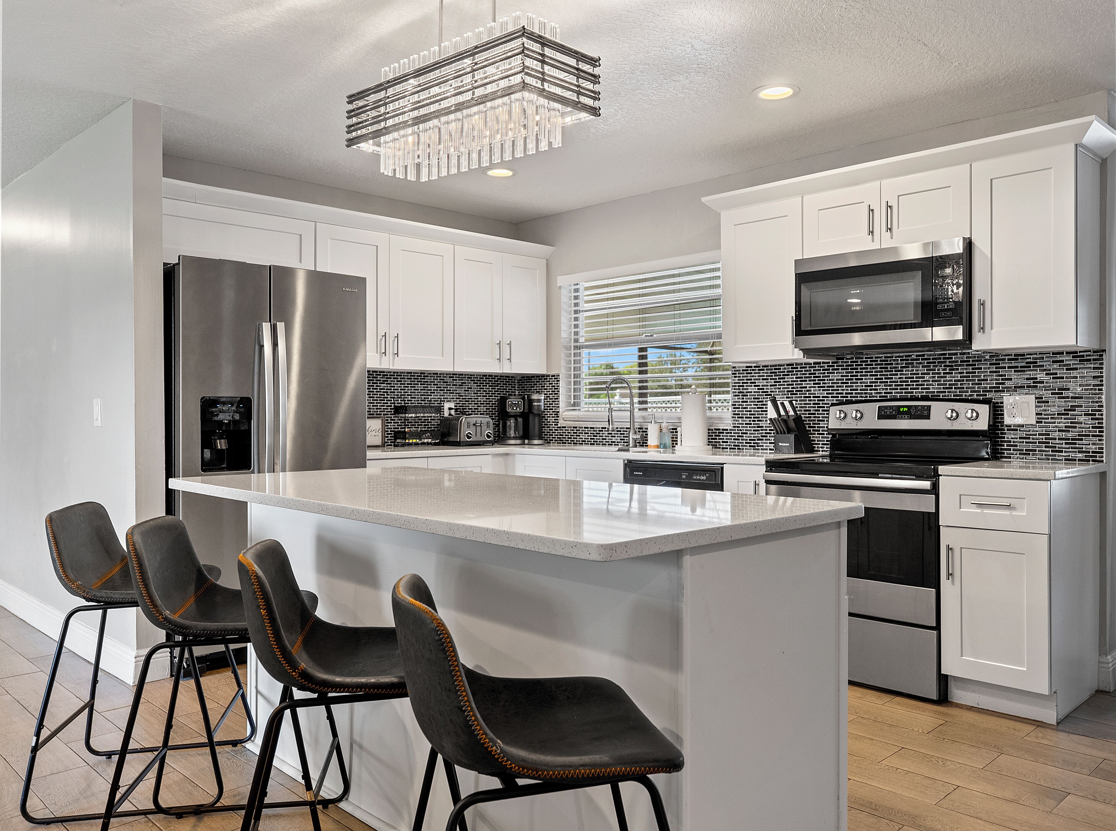 ميكروويف، فرن، موقد طهي مسطح، غسالة أطباق