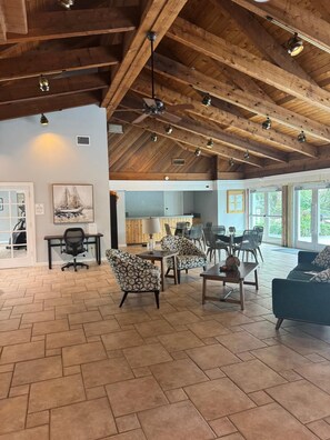 Interior - Beautiful Updates - Relaxing Views - Close to Pool (Naples)