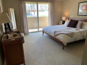 3 habitaciones, tabla de planchar con plancha, wifi y ropa de cama 