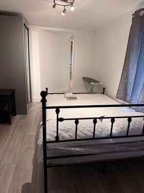 2 bedrooms, free WiFi, bed sheets - Charming London Apartment With 2 Bedrooms 2 Bath (London)