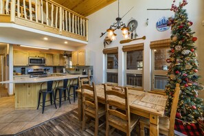 Dining - Bearfoot Lodge in Angel Fire (Angel Fire)
