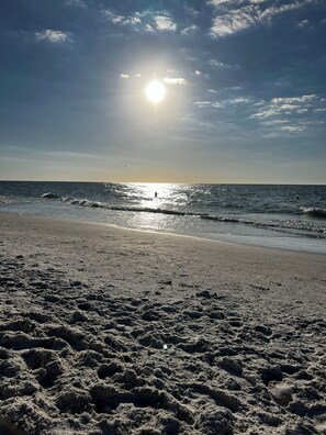In Strandnähe, Liegestühle, Strandtücher