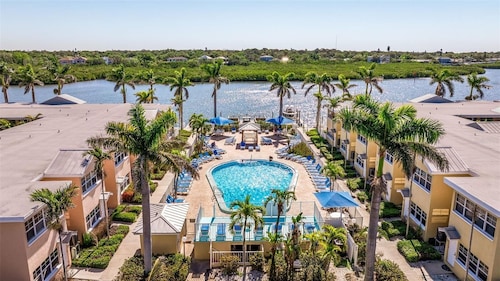 Cozy Barefoot Beach Condo E-217 – Just 100 Steps from Indian Shores Beach.