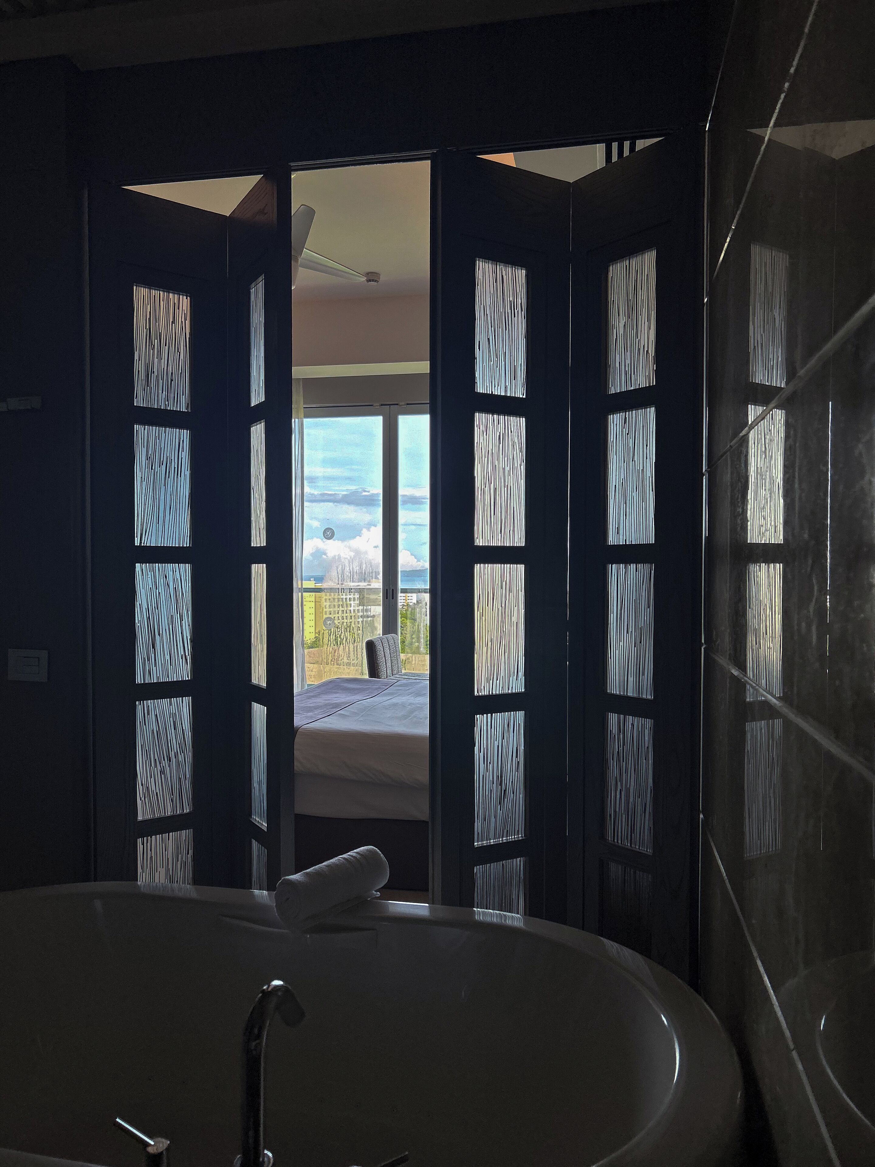 3 bedrooms, in-room safe, desk, iron/ironing board