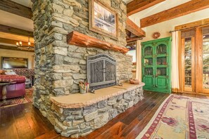 المنشأة من الداخل