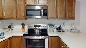 Fridge, microwave, oven, stovetop - Walk to Lifts | On Shuttle Route | Laundry | Windchimes 103 (Angel Fire)