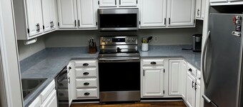 Downtown Mooresville Gem - Walk to Main Street & Local Eateries