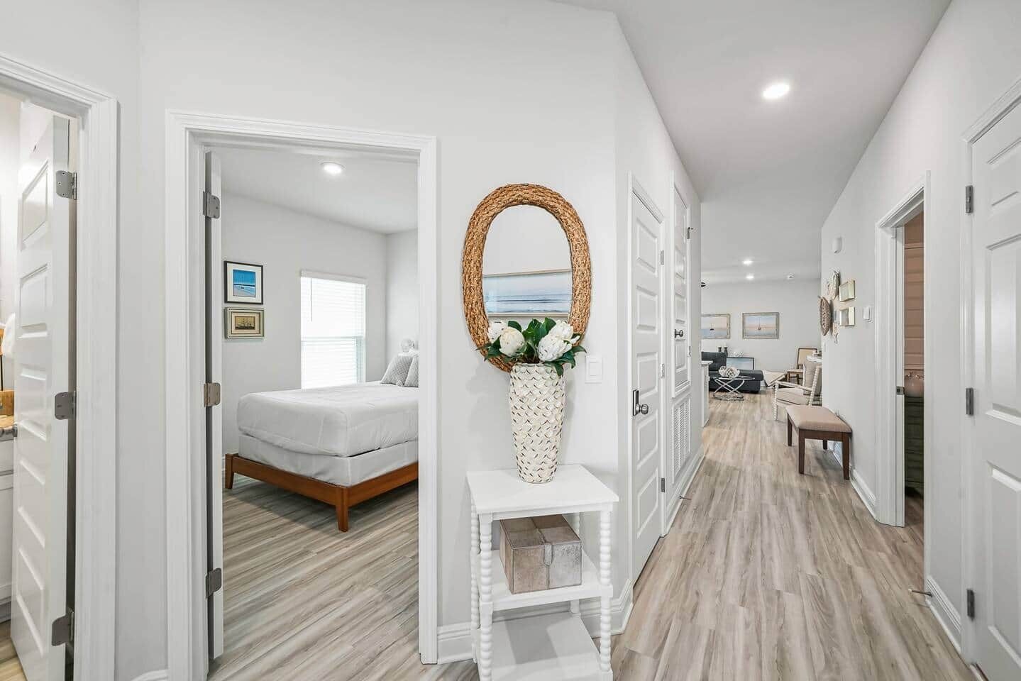 4 habitaciones, tabla de planchar con plancha, wifi y ropa de cama 